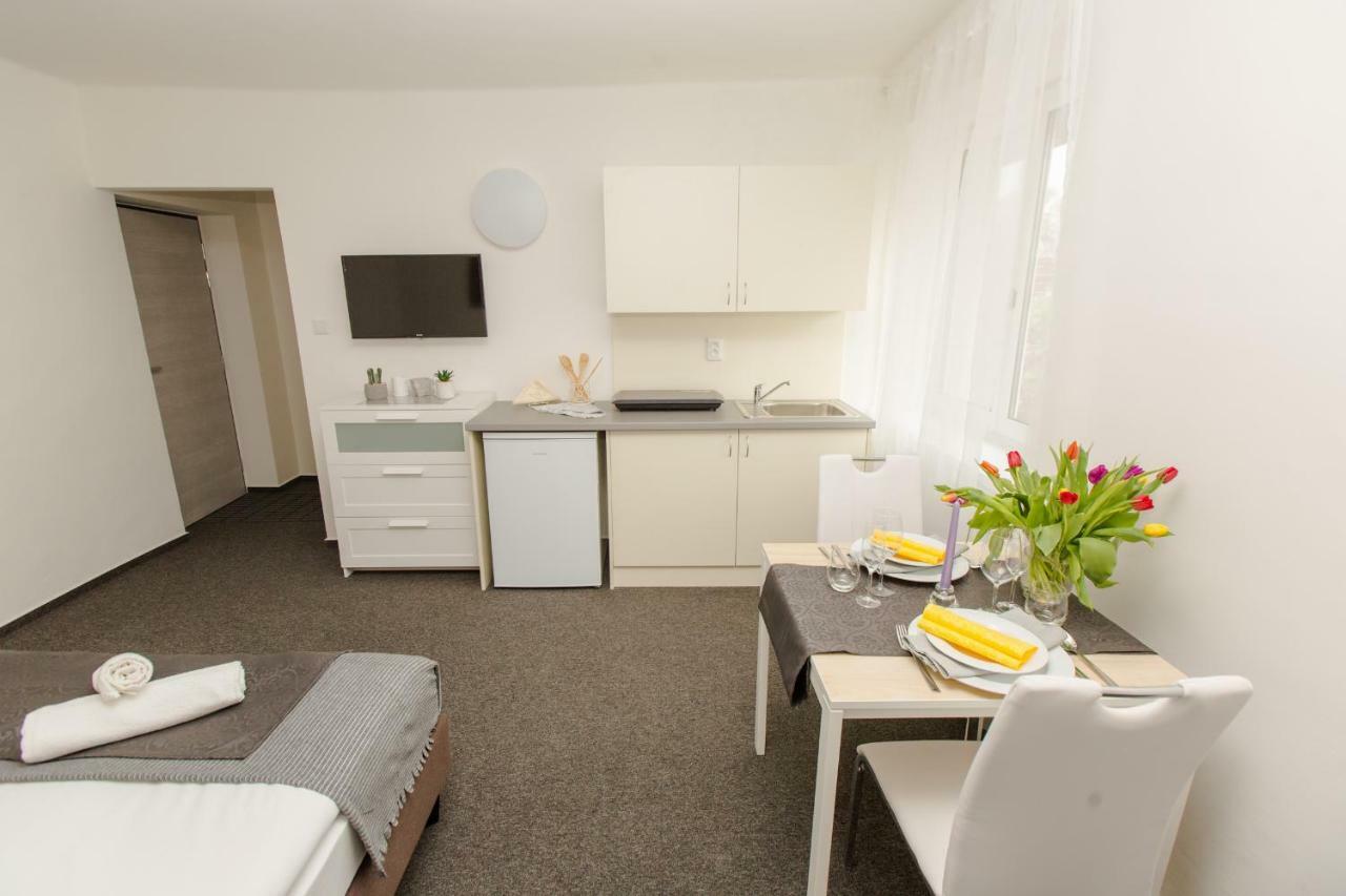 Hotel Blue Apartment Bratislava Exterior photo