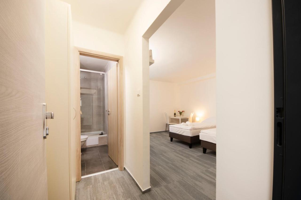Hotel Blue Apartment Bratislava Exterior photo